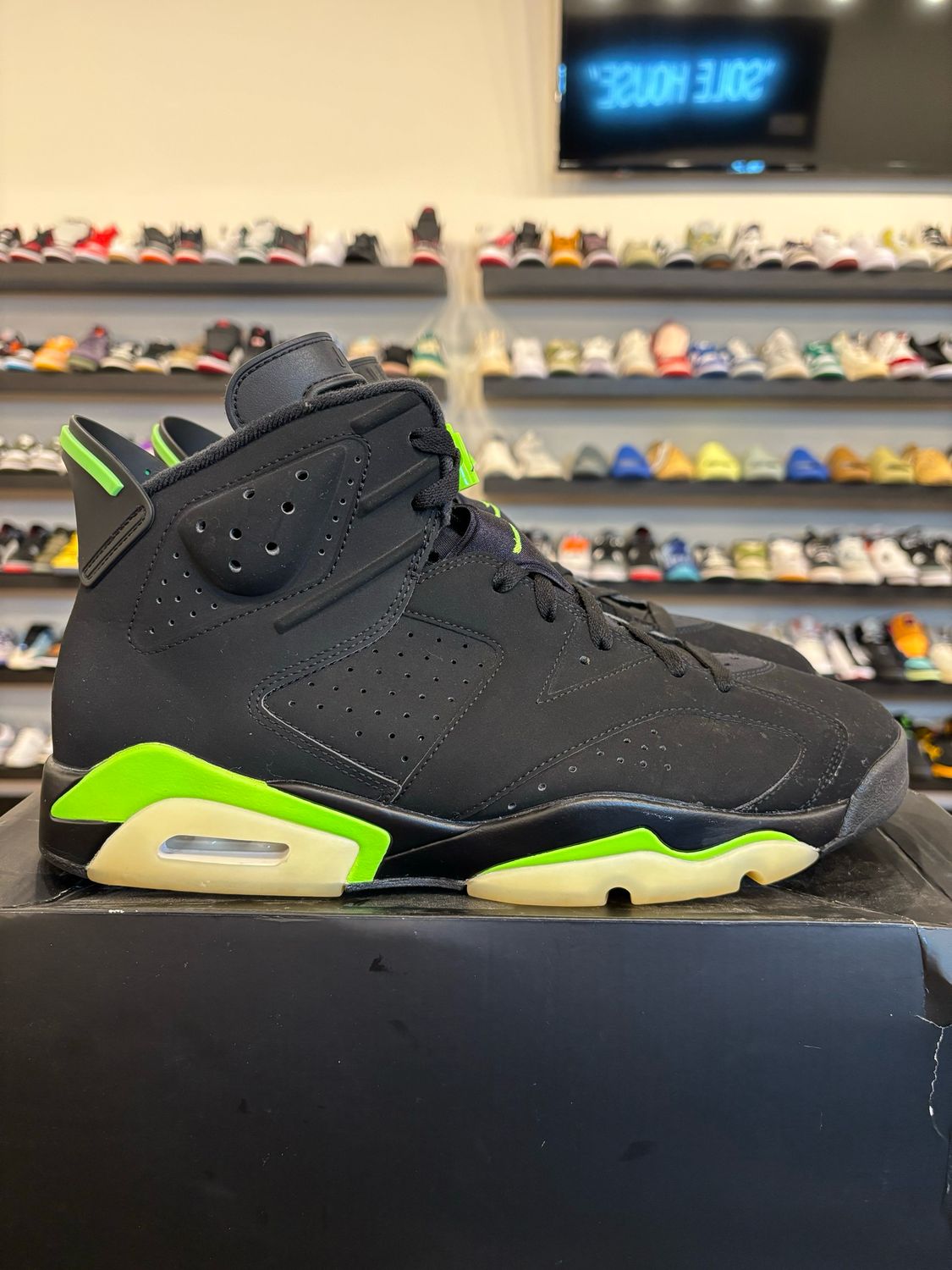 Jordan 6 Electric Green Size 13 Pre-Owned