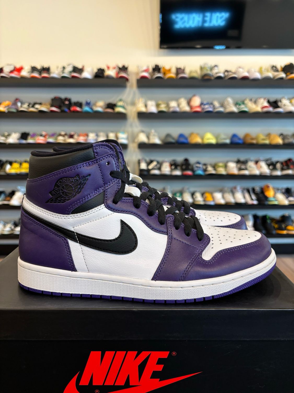 Jordan 1 Court Purple 2.0 Size 10 Pre-Owned