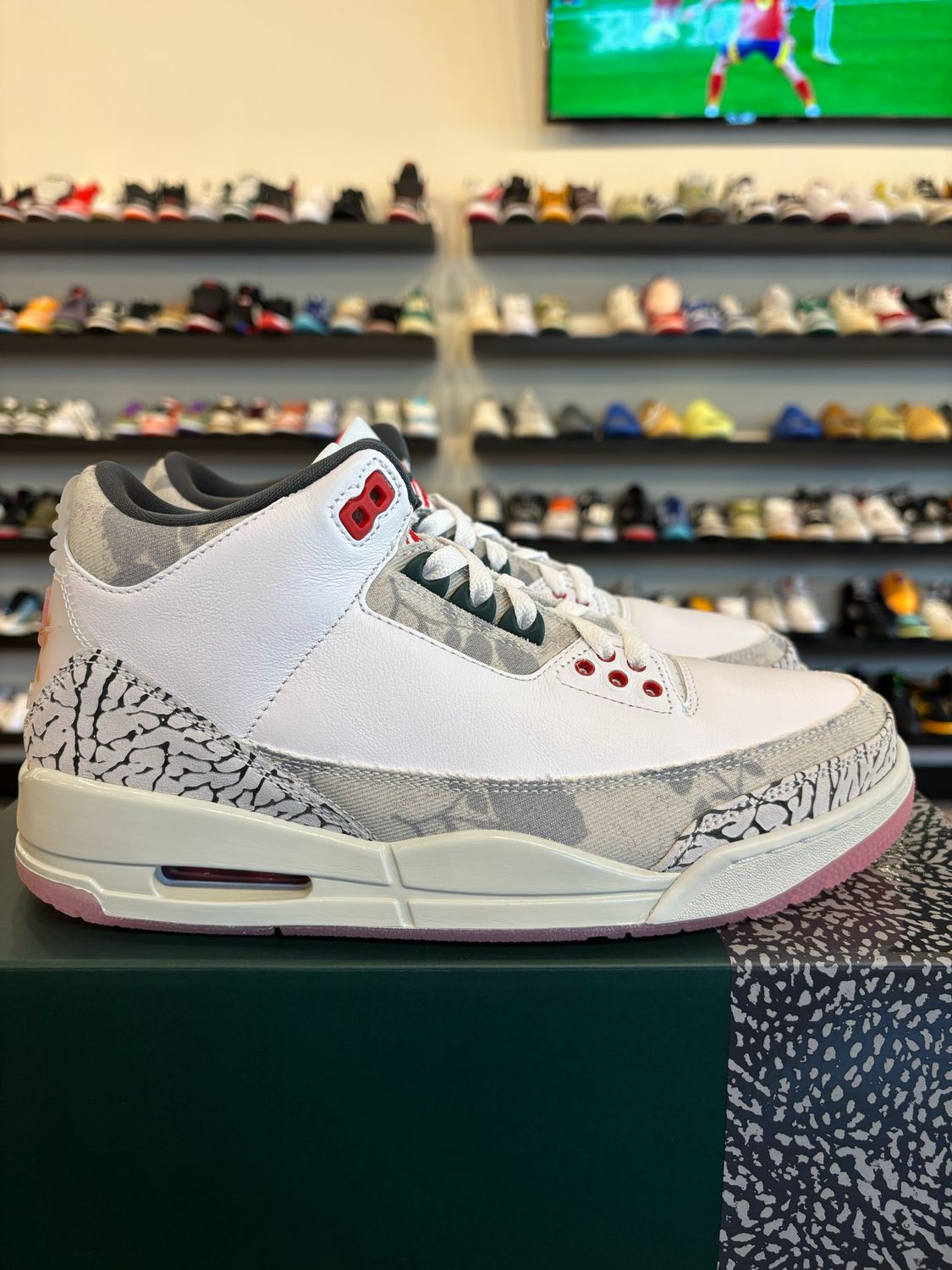 Jordan 3 Wings Size 8 Brand New