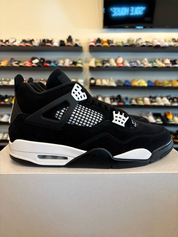 Jordan 4 White Thunder Size 11 Brand New