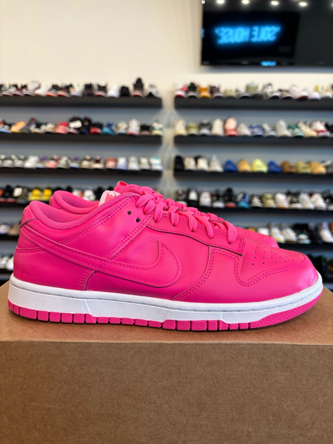 Nike Dunk Low Hyper Pink Size 8.5 (10W) Pre-Owned