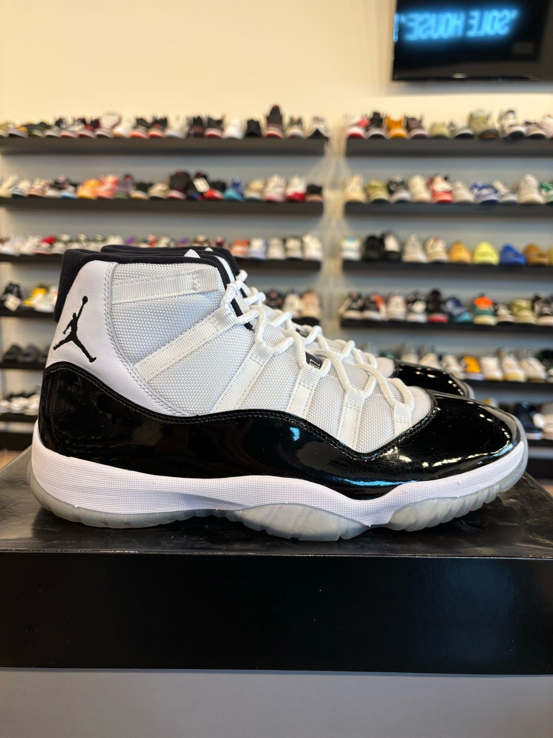 Jordan 11 Concord 2018 Size 11 Pre-Owned
