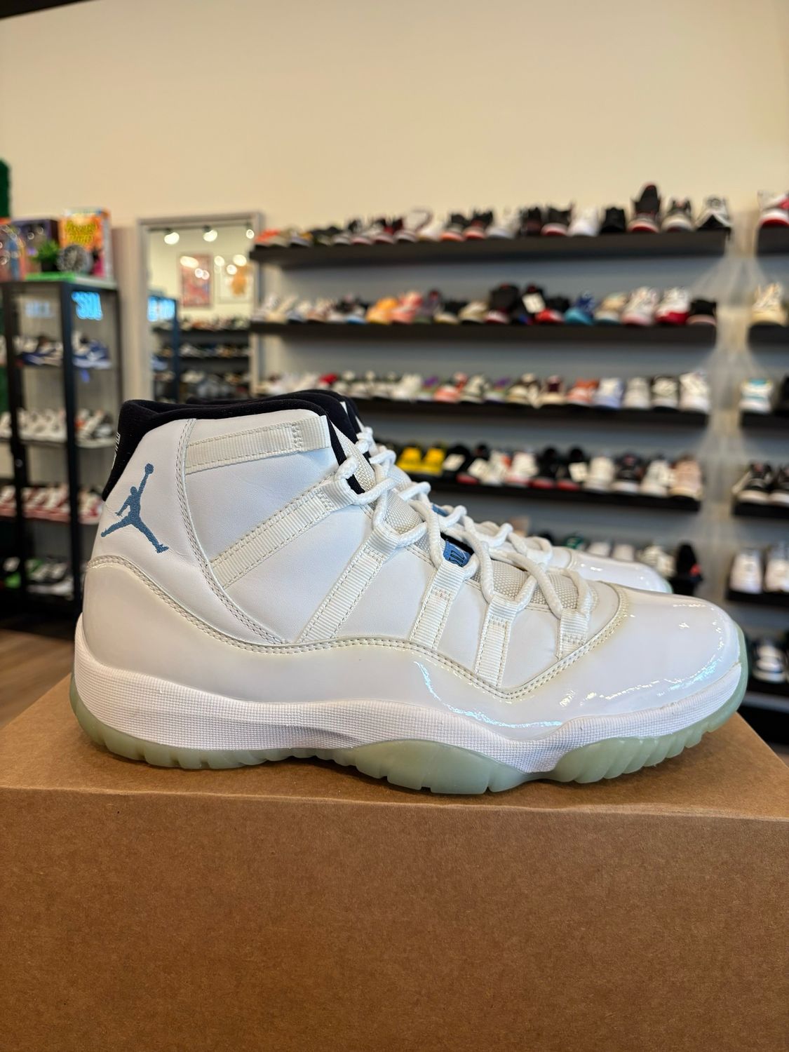 Jordan 11 Legend Blue 2014 Size 10 Pre-Owned (No Box)
