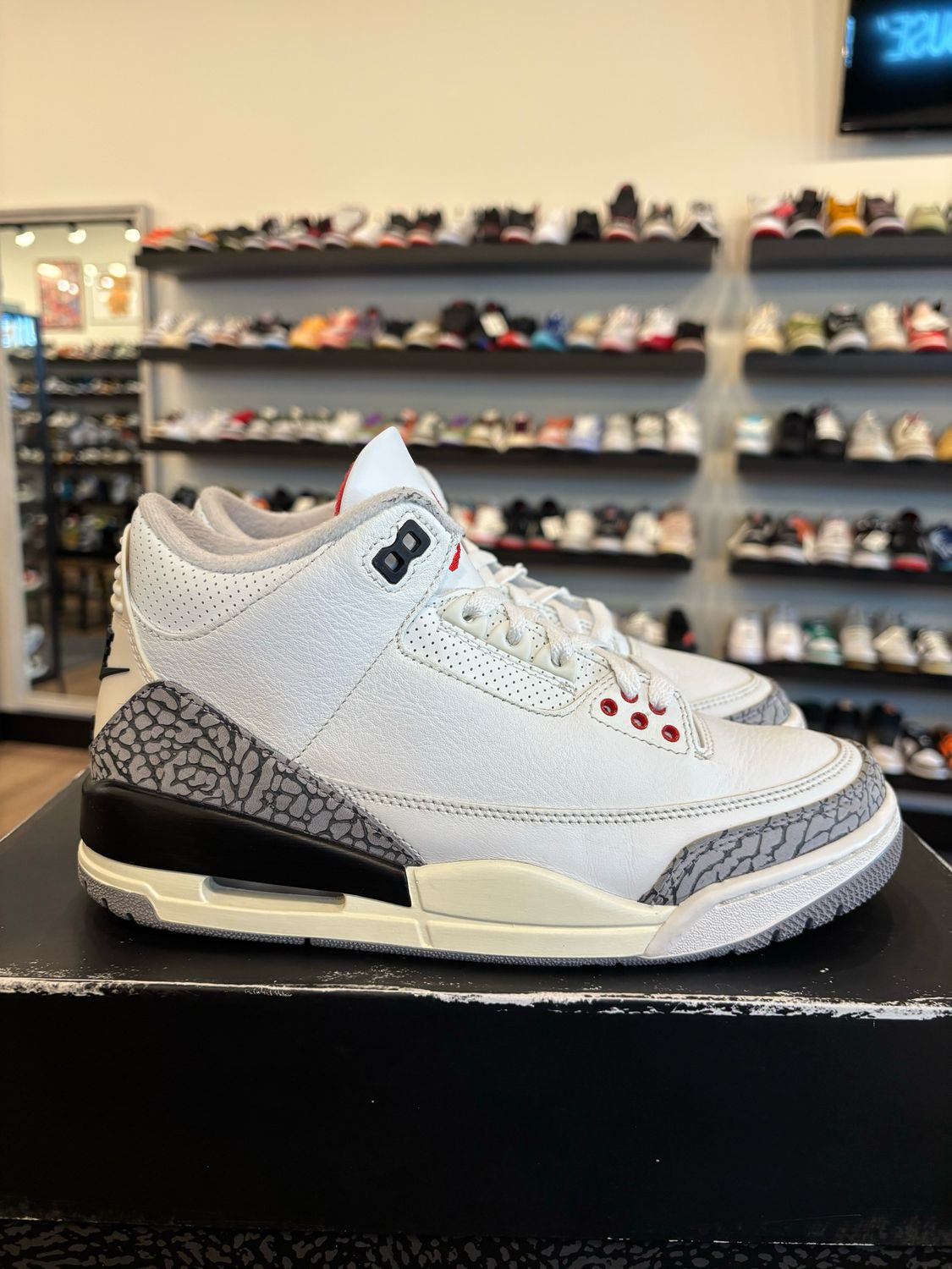 Jordan 3 Reimagined White Cement Size 7 (8.5W) Pre-Owned
