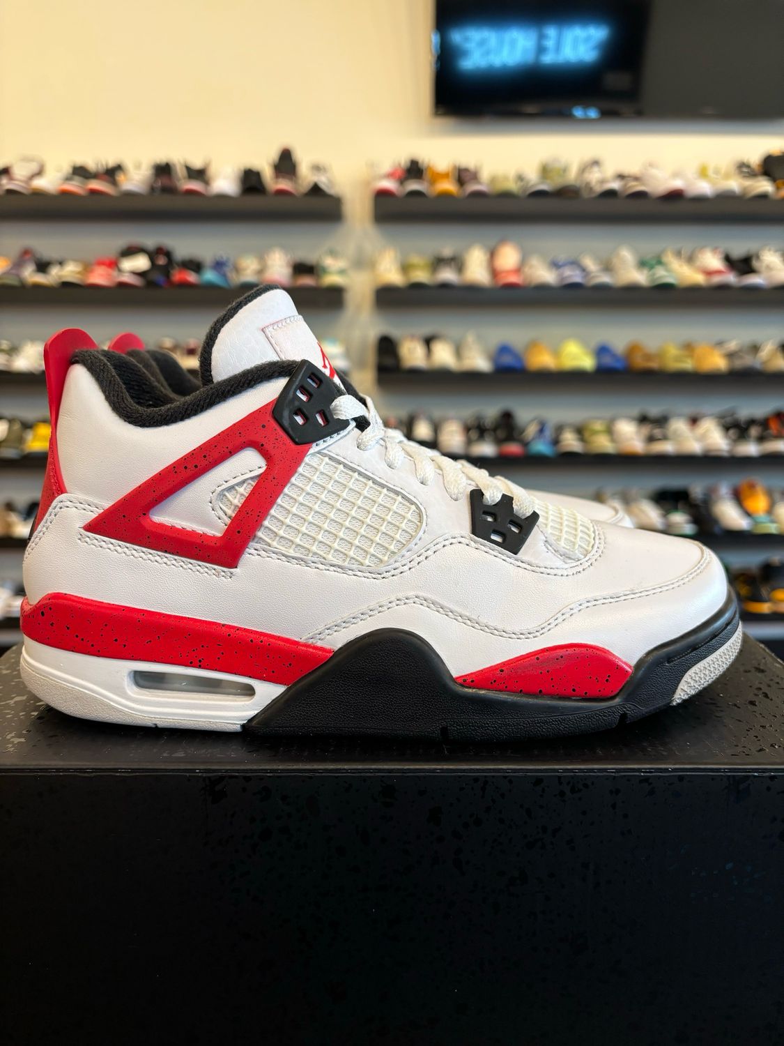 Jordan 4 Red Cement Size 6Y (7.5W) Pre-Owned