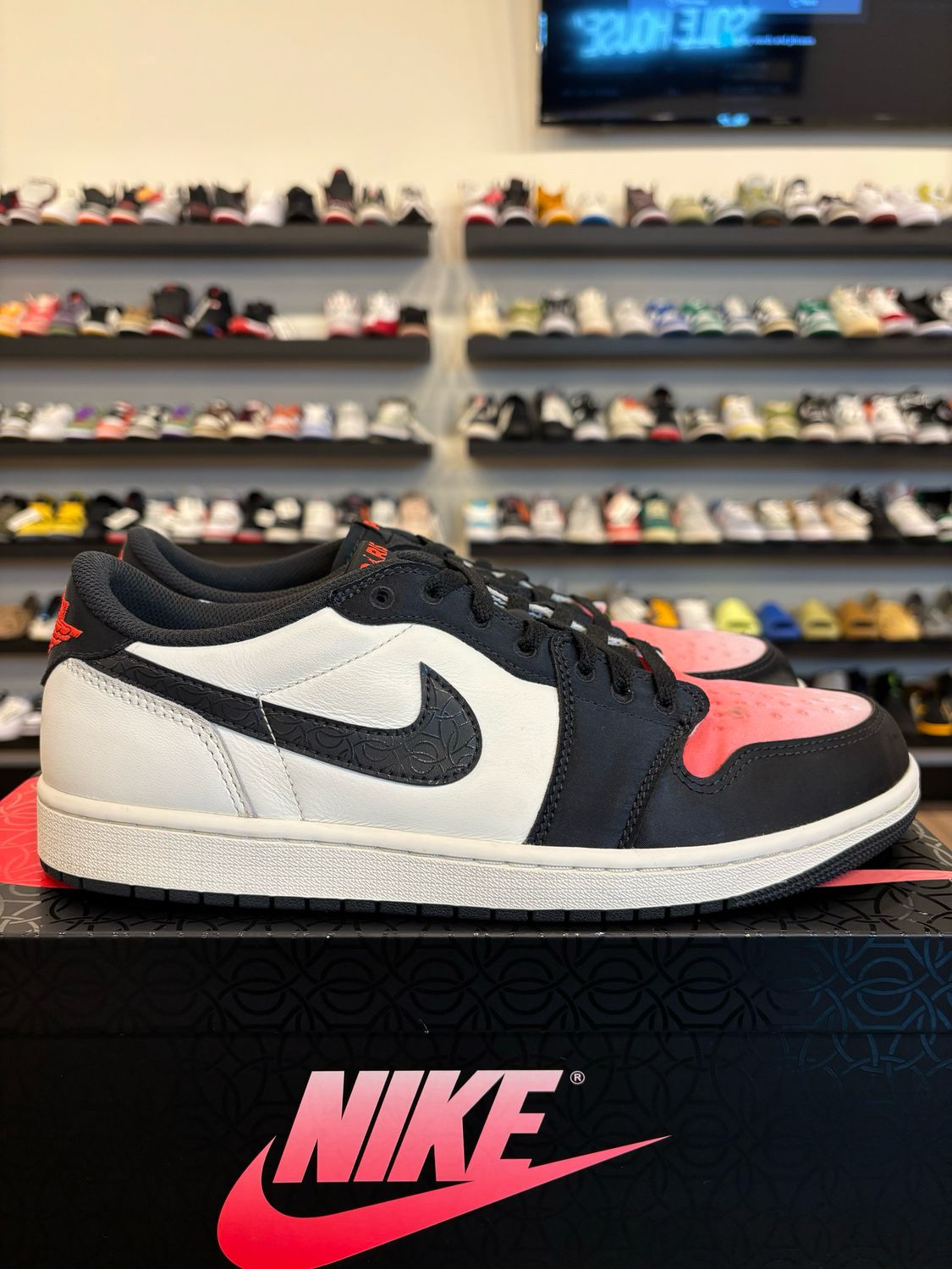 Jordan 1 Low PSG Size 11 Pre-Owned