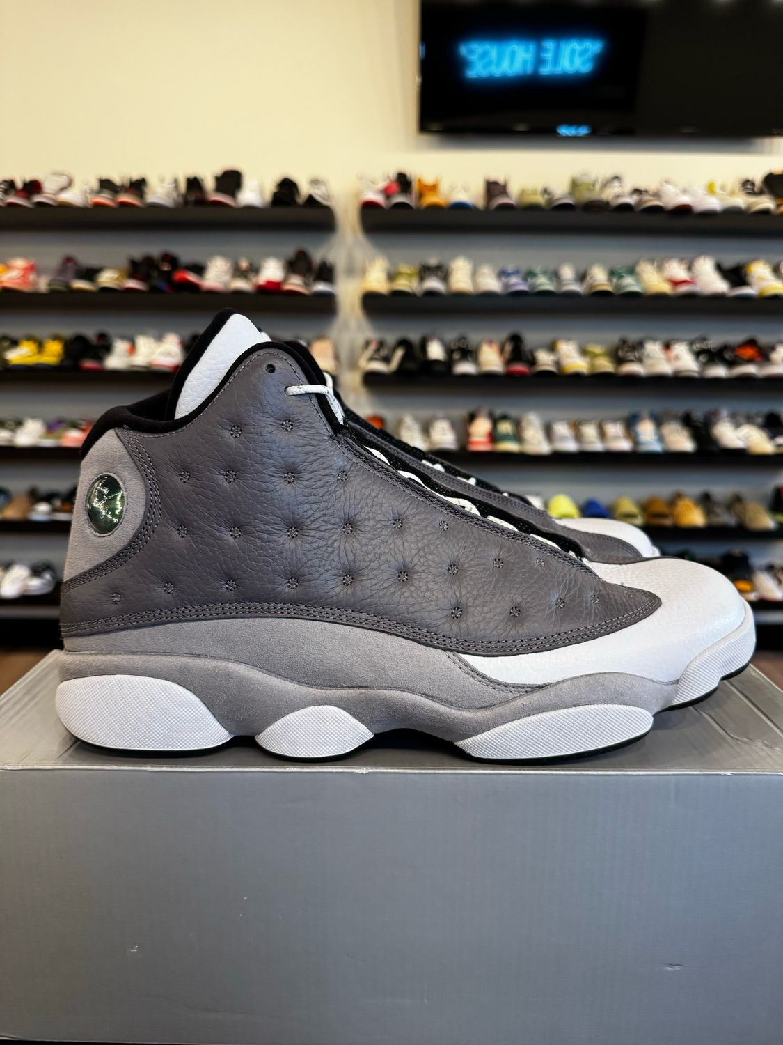 Jordan 13 Atmosphere Grey Size 13 Pre-Owned