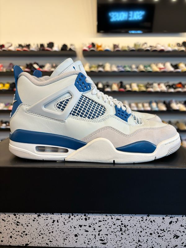 Jordan 4 Military Blue Size 8 Pre-Owned