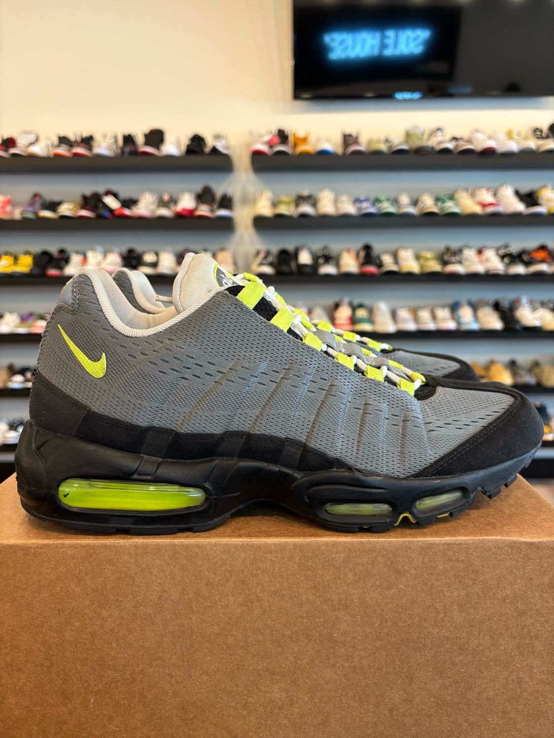 Nike Air Max 95 Cool Grey Volt (2012) Size 13 Pre-Owned (No Box)