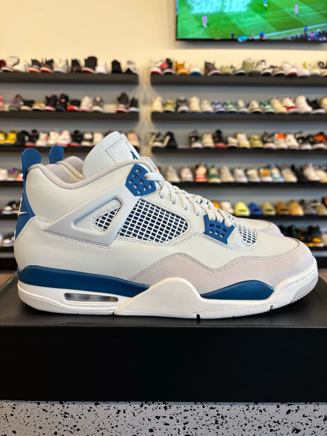 Jordan 4 Military Blue 2024 Size 13 Pre-Owned