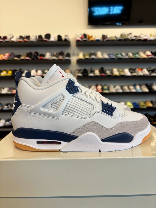 Jordan 4 SB Navy Size 7.5 (9W) Brand New