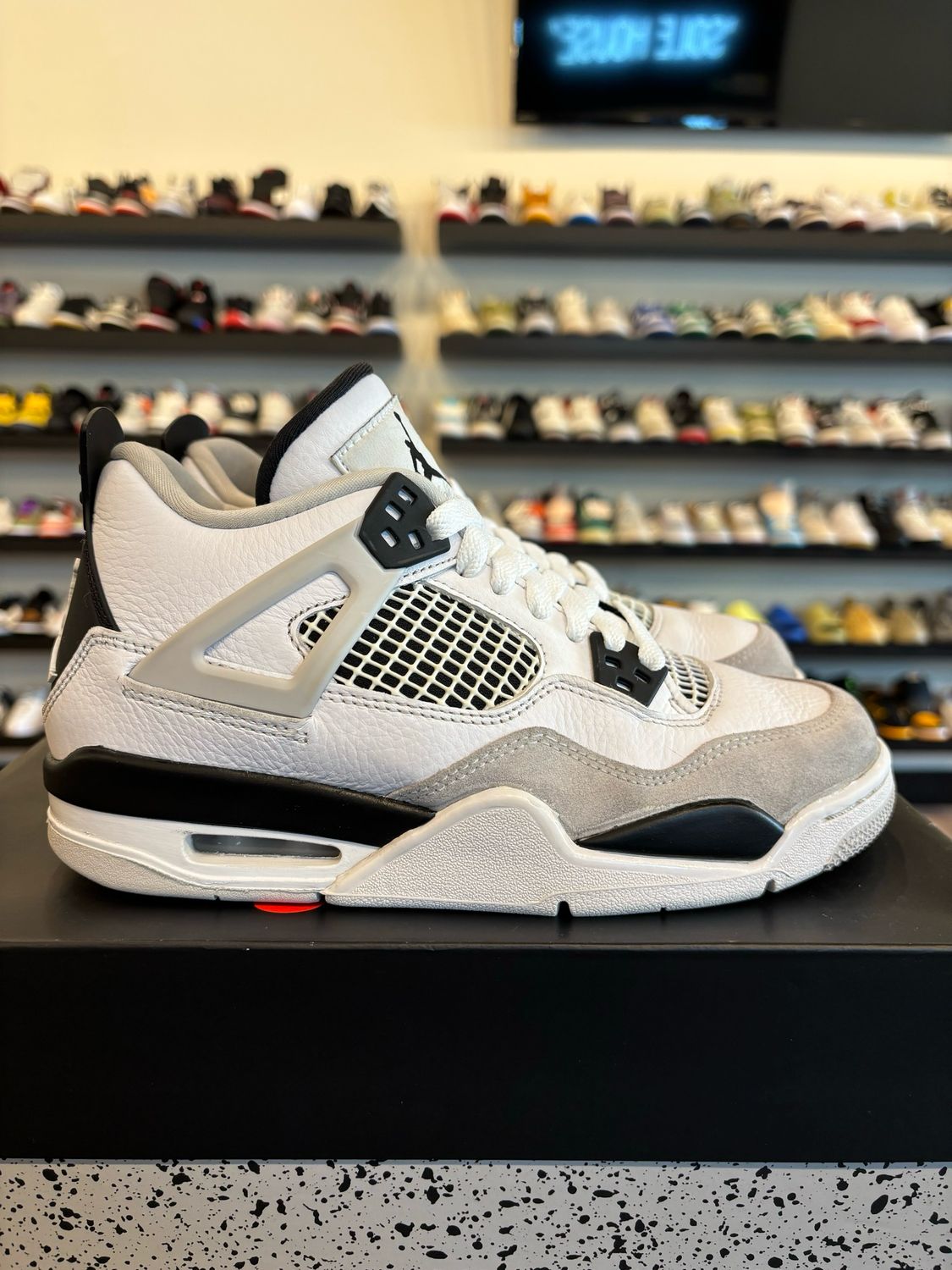 Jordan 4 Military Black Size 5.5Y (7W) Pre-Owned