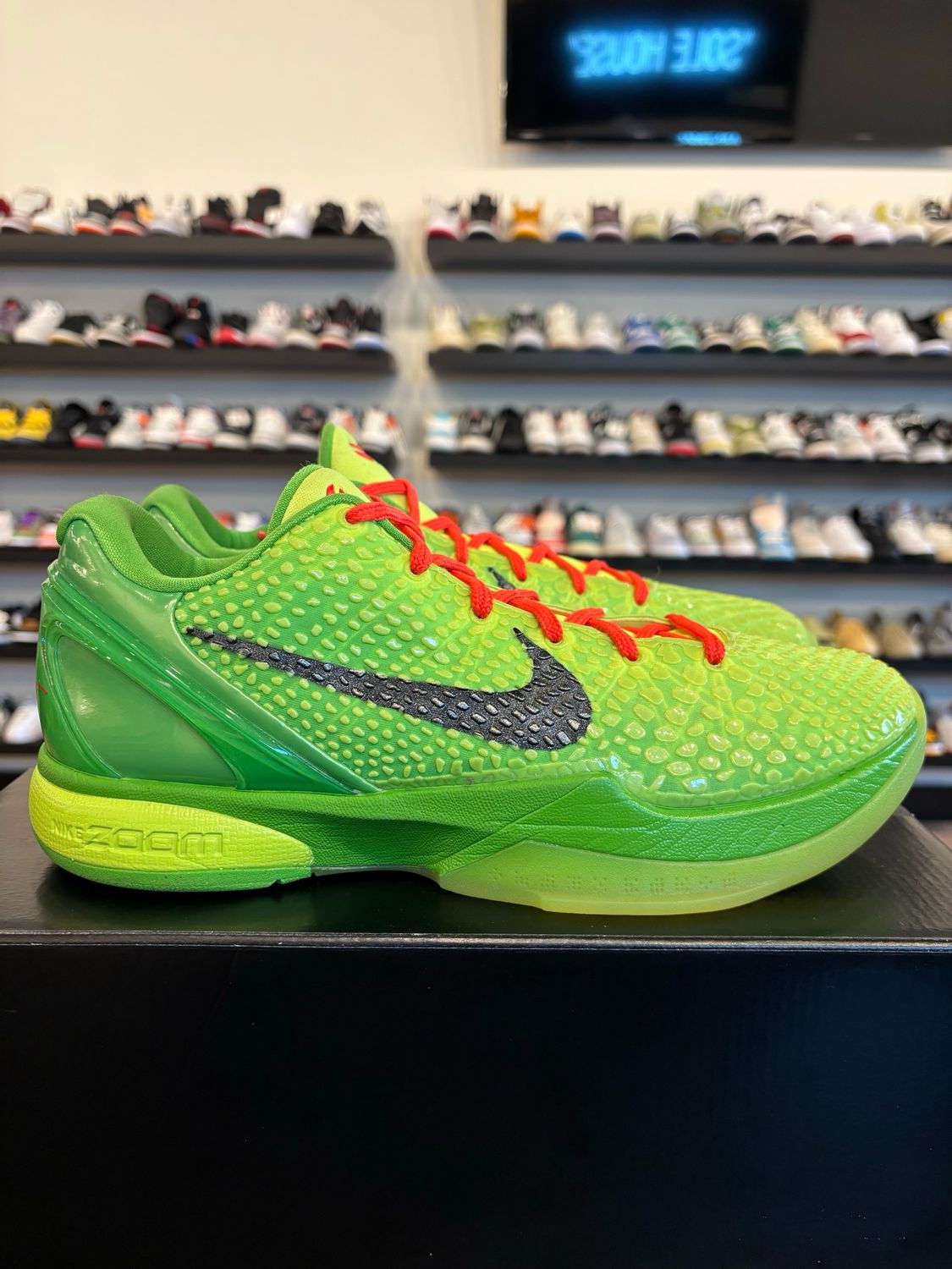 Nike Kobe 6 Protro Grinch 2020 Size 10 Pre-Owned