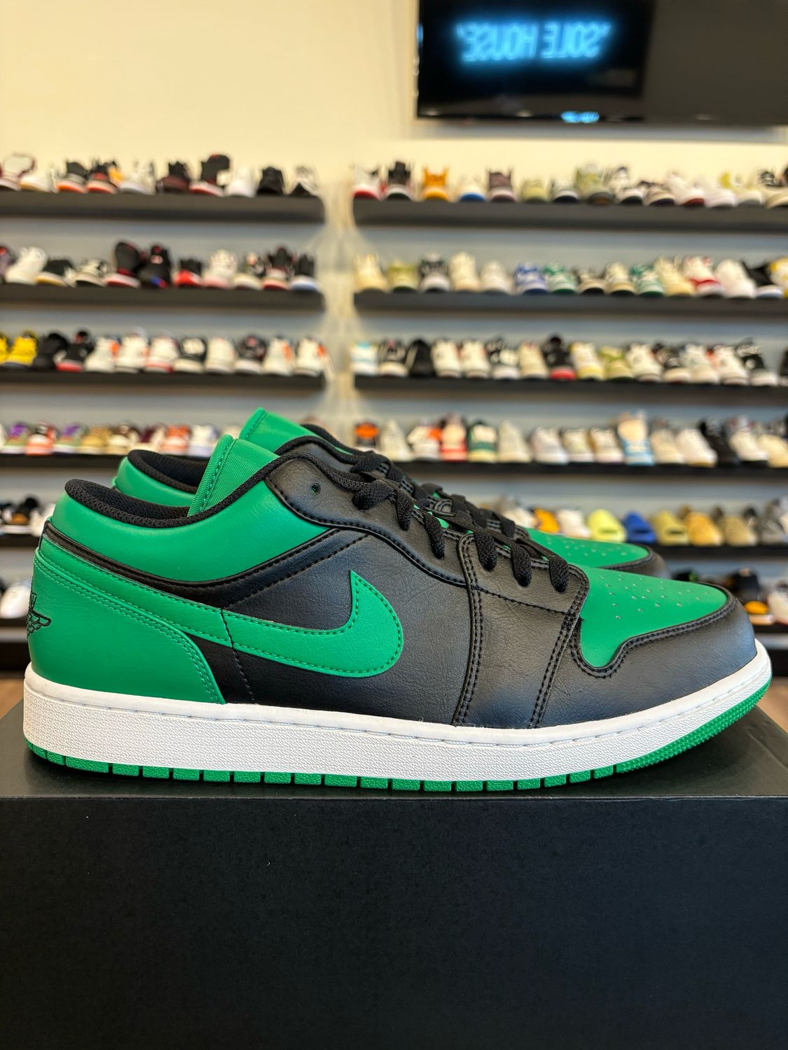 Jordan 1 Low Lucky Green Size 13 Brand New