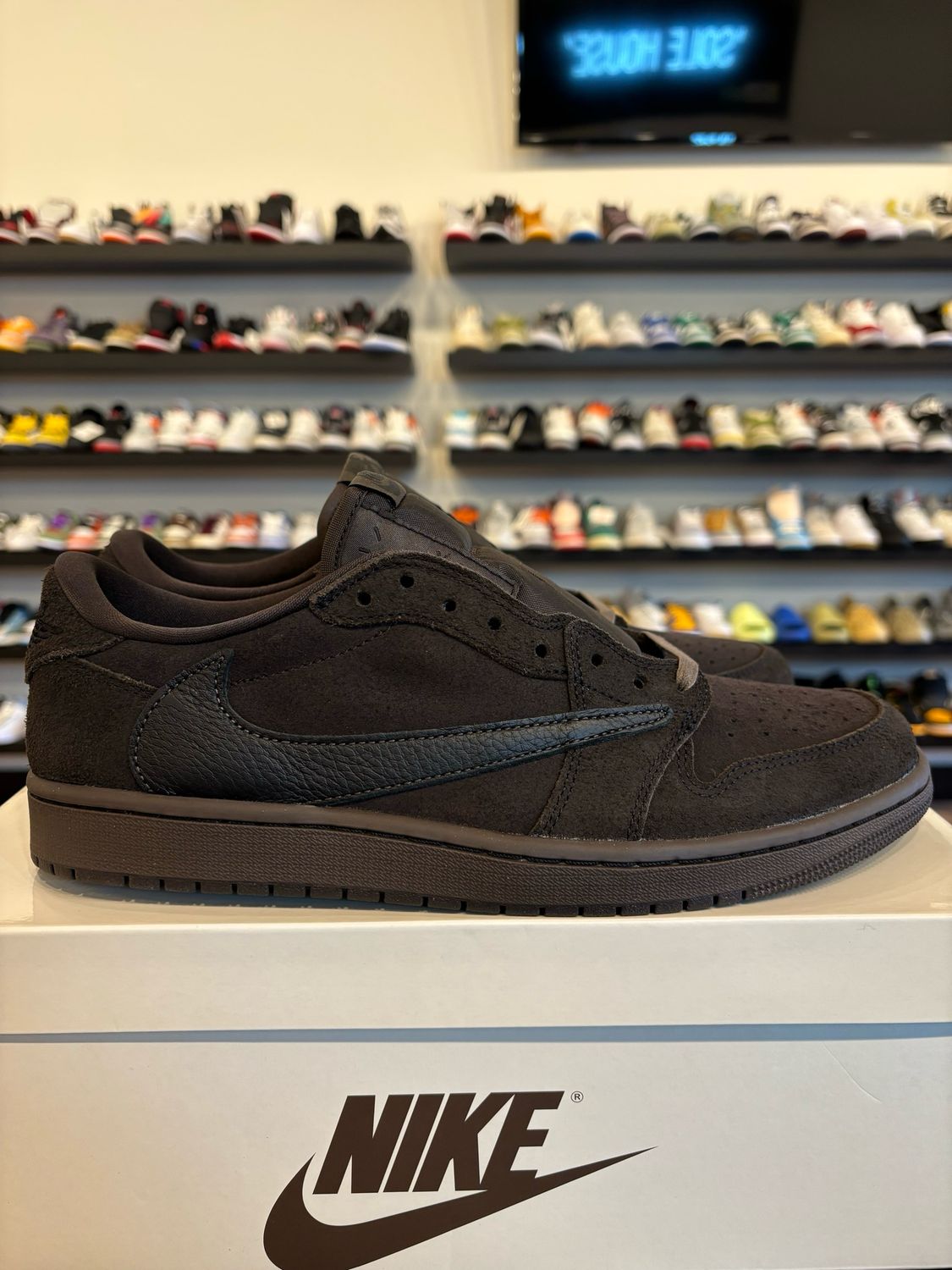 Jordan 1 Low Travis Scott Velvet Brown Size 11 Brand New