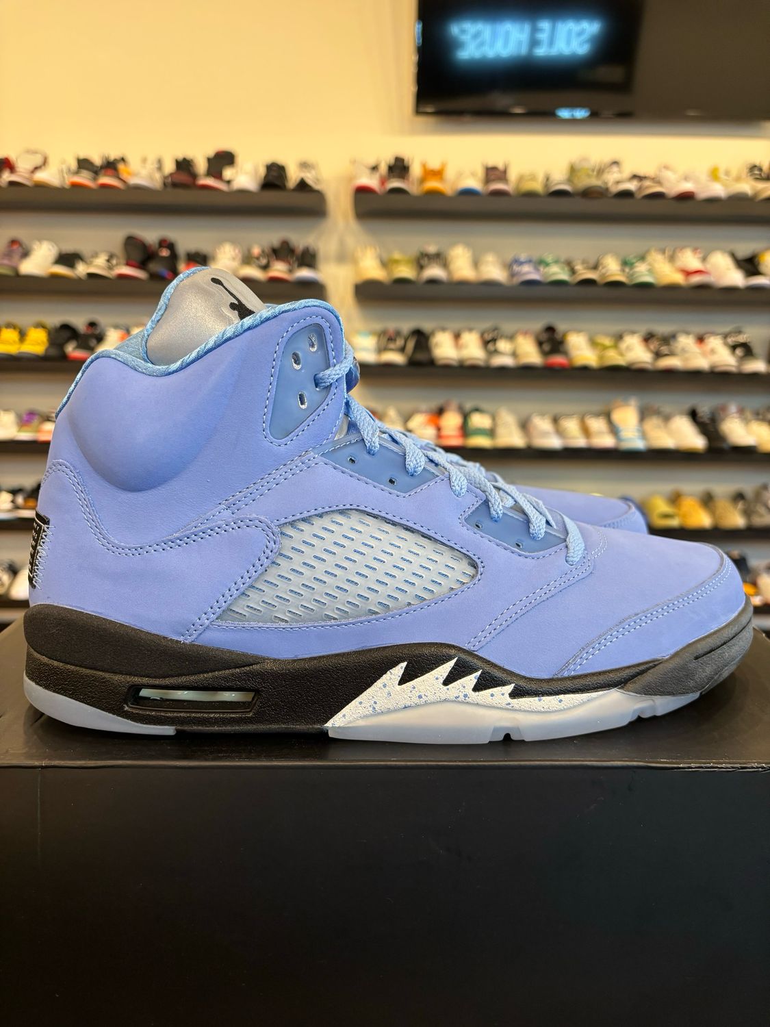 Jordan 5 University Blue Size 13 Brand New