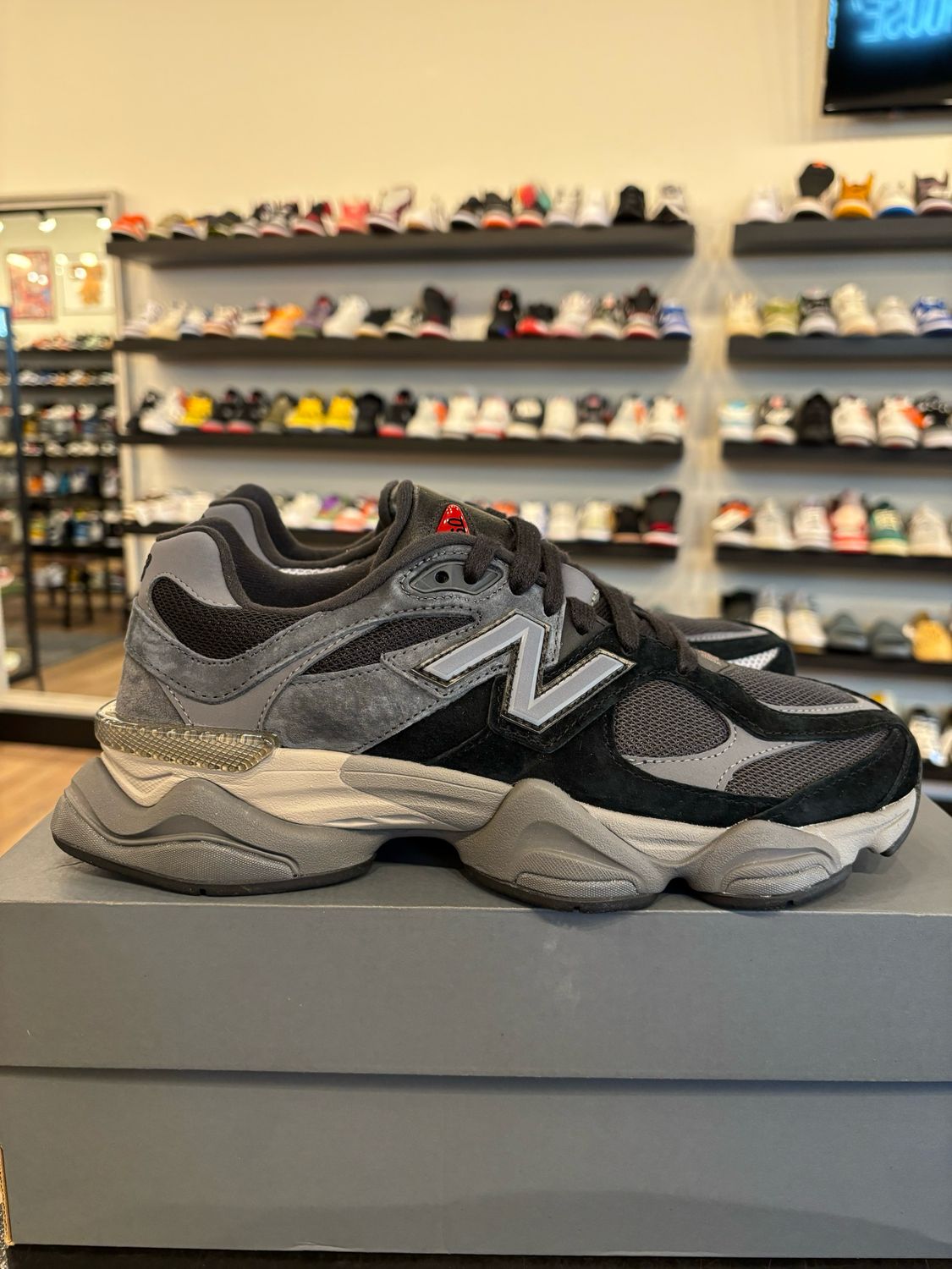 New Balance 9060 Black Grey Size 7.5 (9W) Brand New