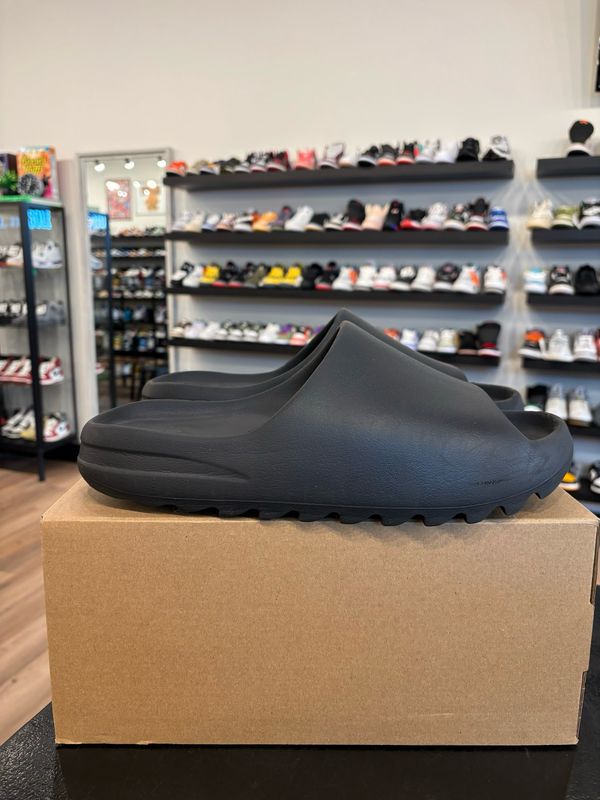 Yeezy Slide Onyx Size 14 Pre-Owned