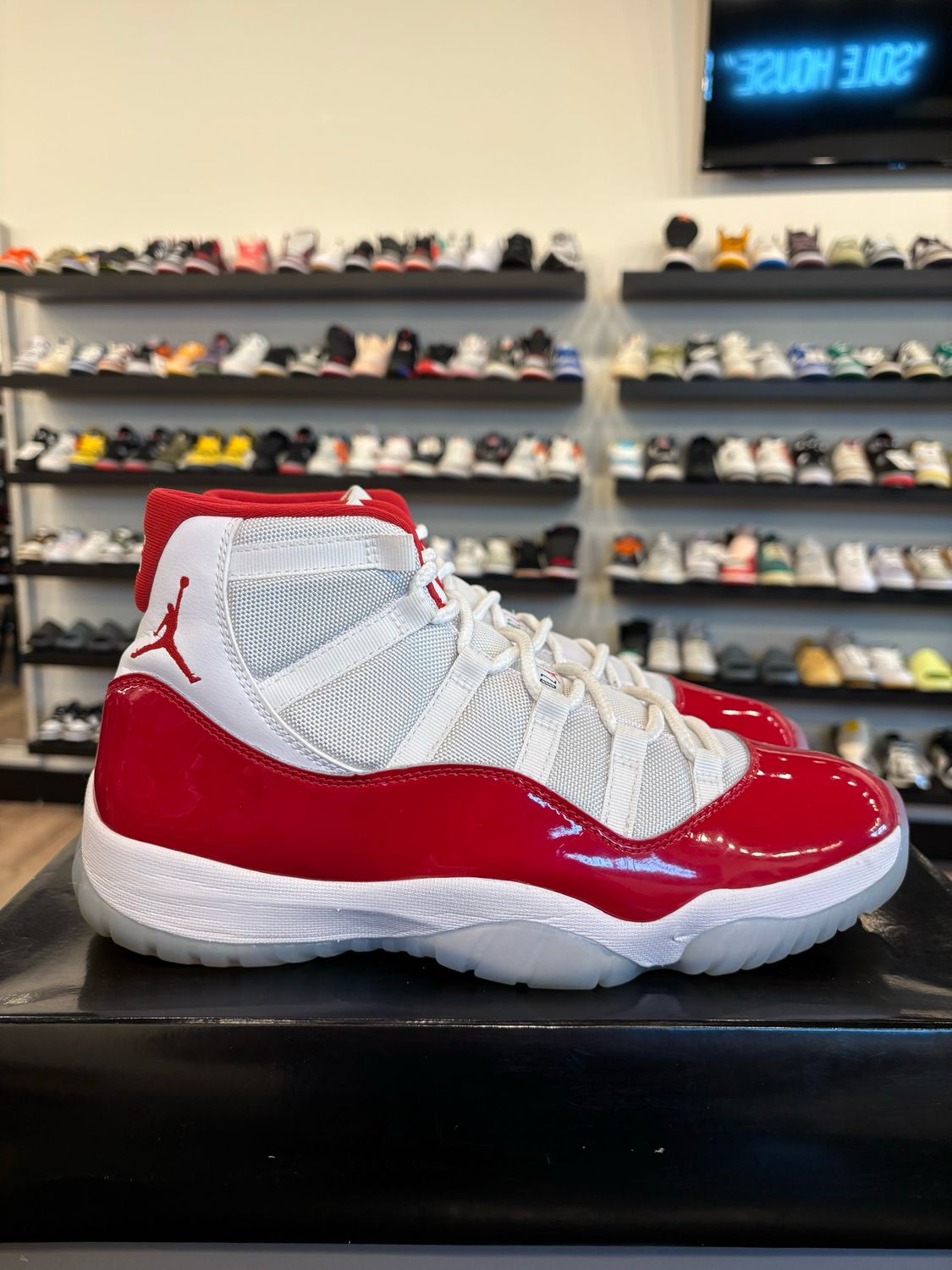Jordan 11 Cherry Size 12 Pre-Owned