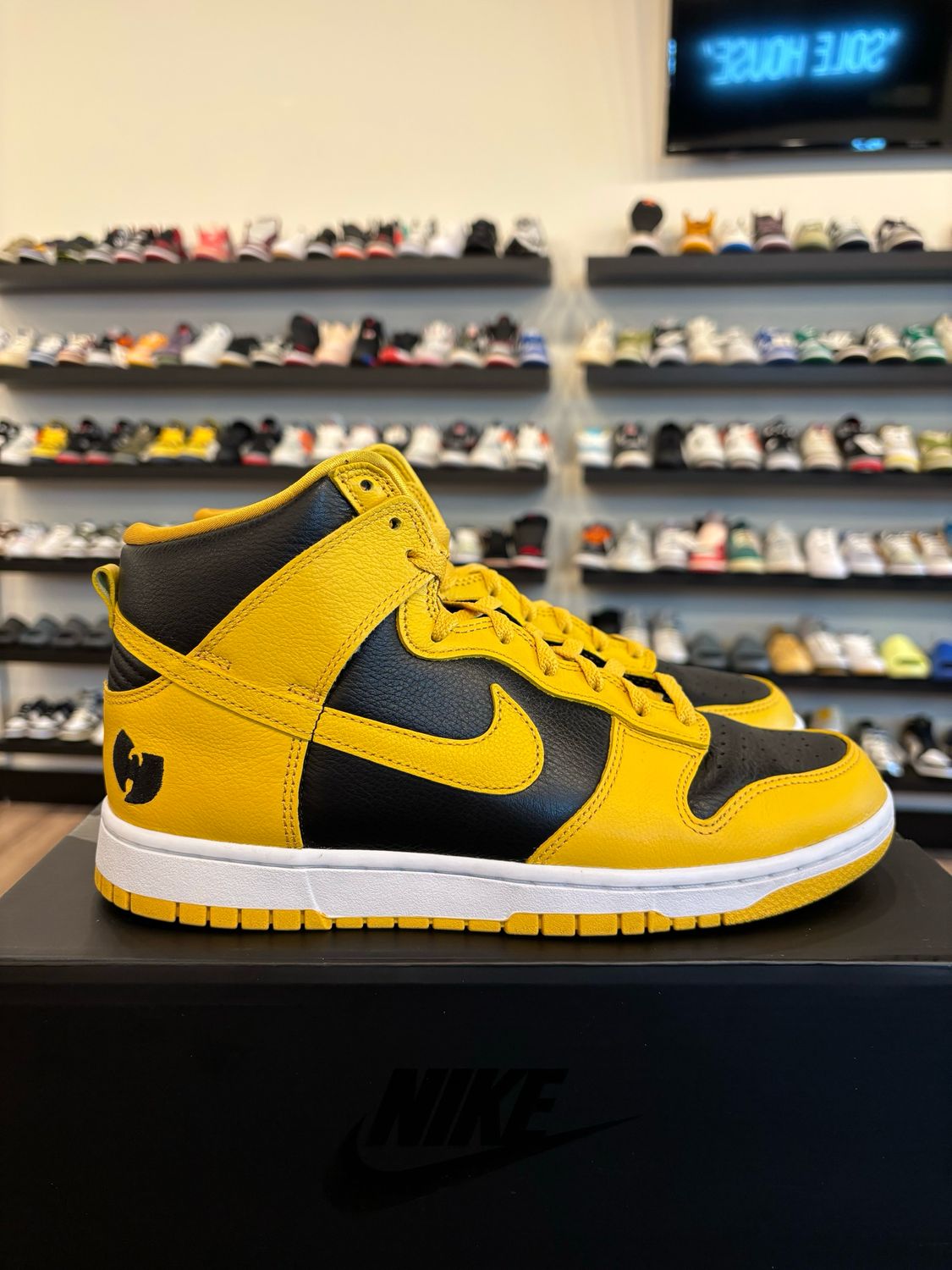 Nike Dunk High Wu-Tang Size 9 Pre-Owned