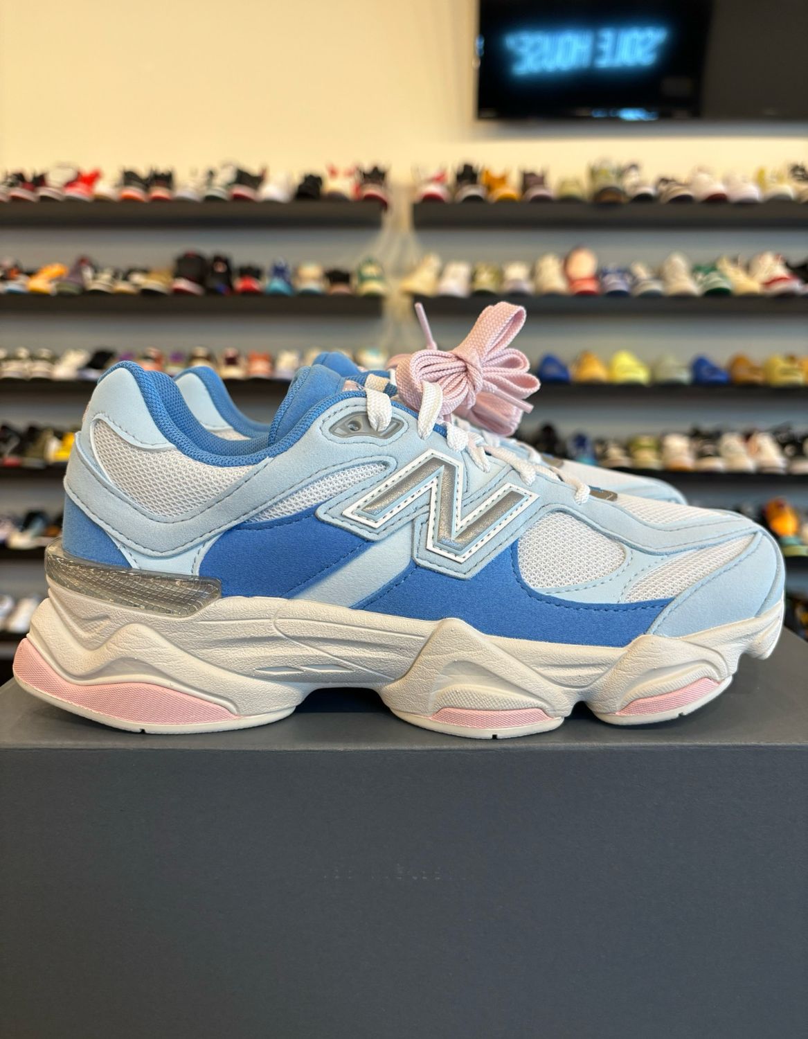 New Balance 9060 Blue Pink Size 6 (7.5W) Brand New
