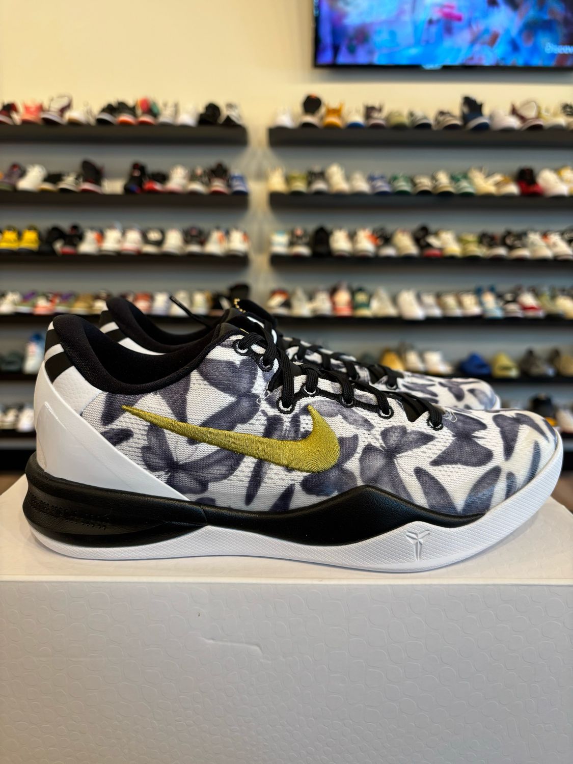 Nike Kobe 8 Mambacita Size 8 Brand New