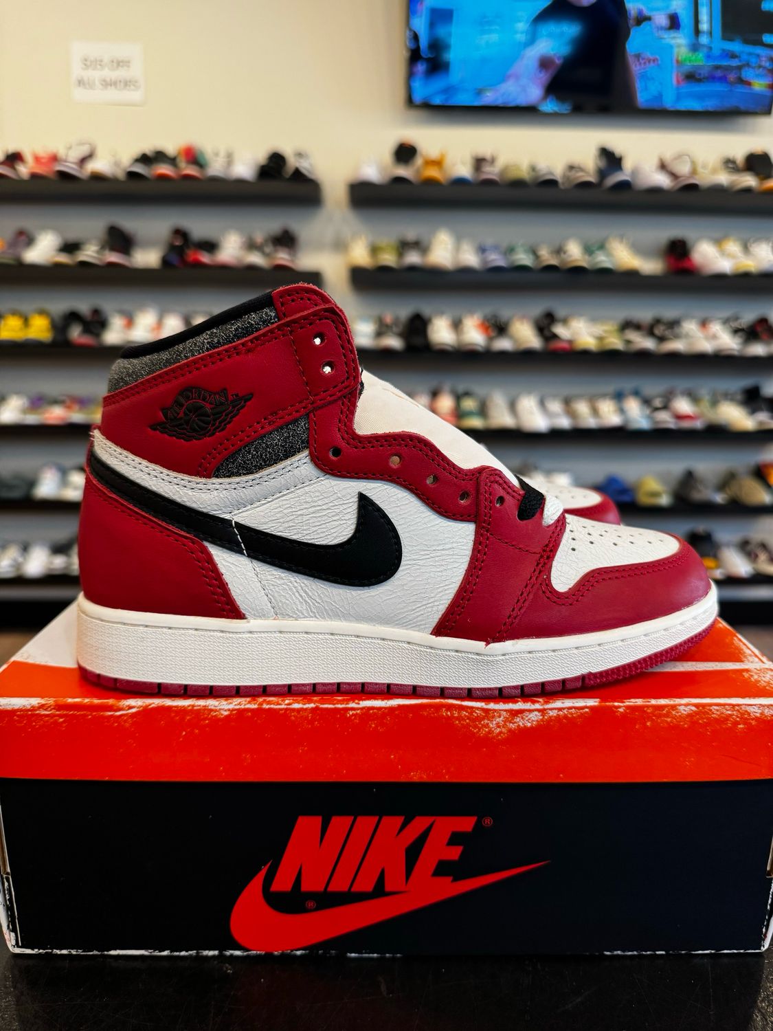 Jordan 1 Lost and Found Size 5Y (6.5W) Brand New
