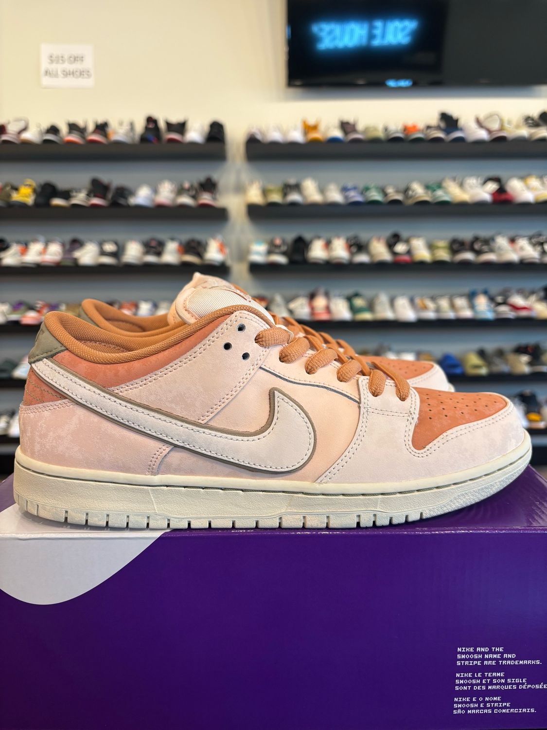 Nike SB Dunk Low Trocadero Gardens Size 10.5 Pre-Owned