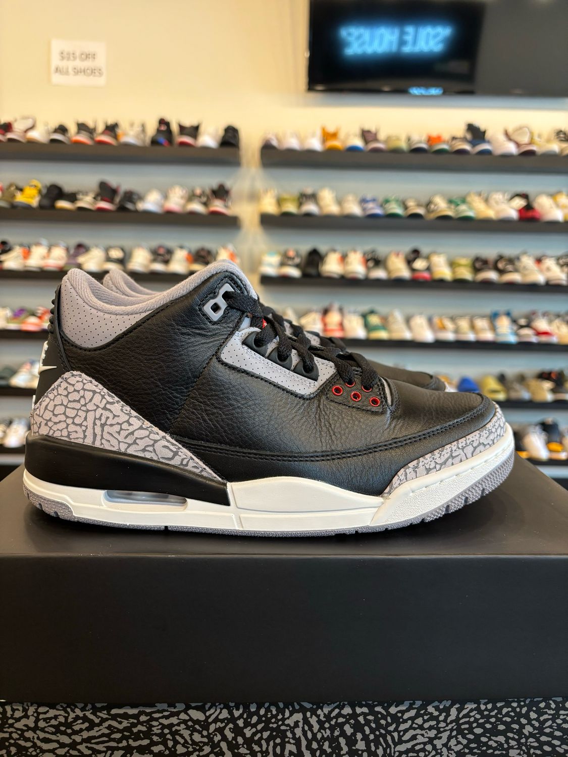 Jordan 3 Black Cement 2024 Size 8 Pre-Owned