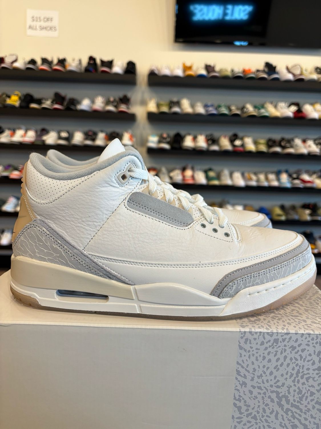 Jordan 3 Craft Ivory Size 10 Pre-Owned