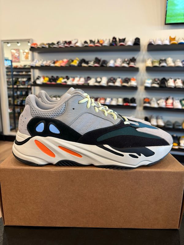 Yeezy 700 Wave Runner Size 13 Pre-Owned (No Box)