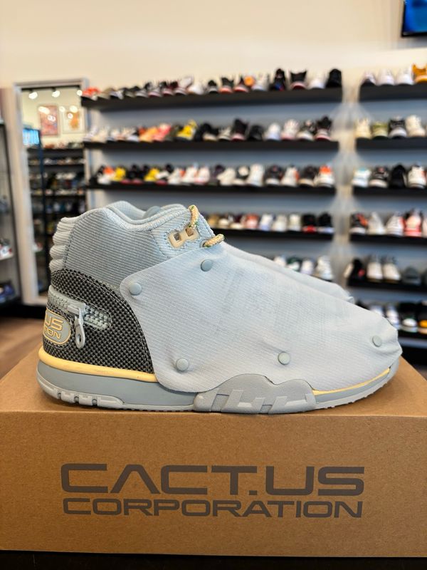 Nike Air Trainer Travis Scott Grey Size 7.5 (9W) Brand New