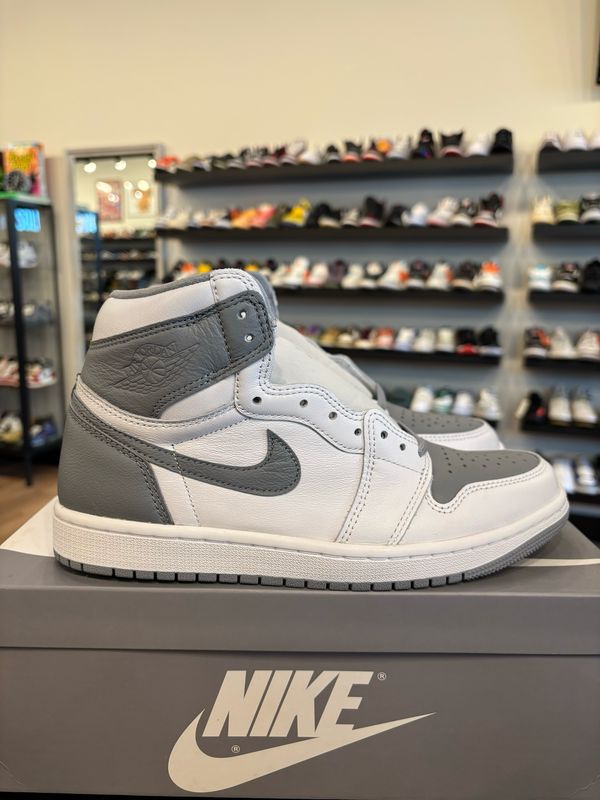 Jordan 1 Stealth Size 7.5 (9W) Brand New