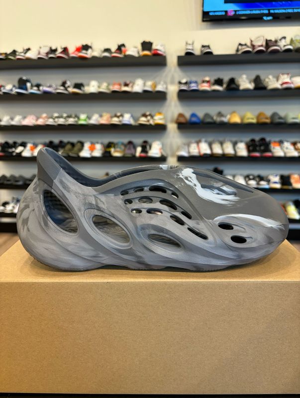 Yeezy Foam Rnnr MX Granite Size 10 Brand New