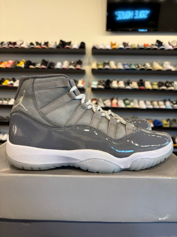 Jordan 11 Cool Grey Size 9 Pre-Owned
