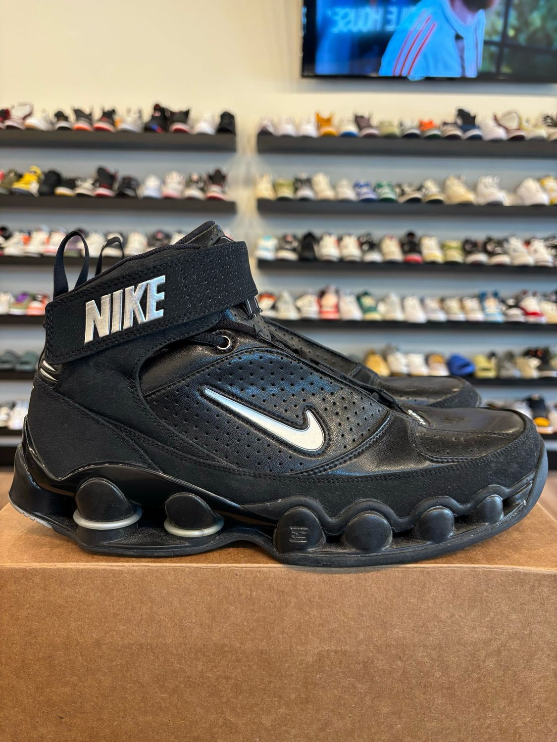 Nike Shox UPS Size 13 Pre-Owned (No Box)