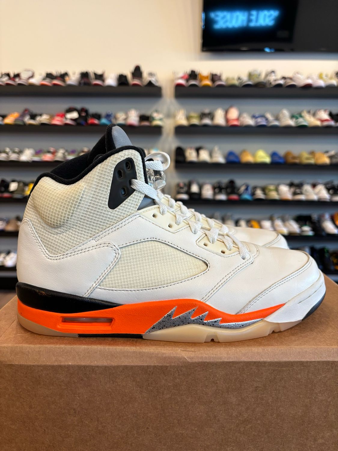 Jordan 5 Shattered Backboard Size 9 Pre-Owned (No Box)