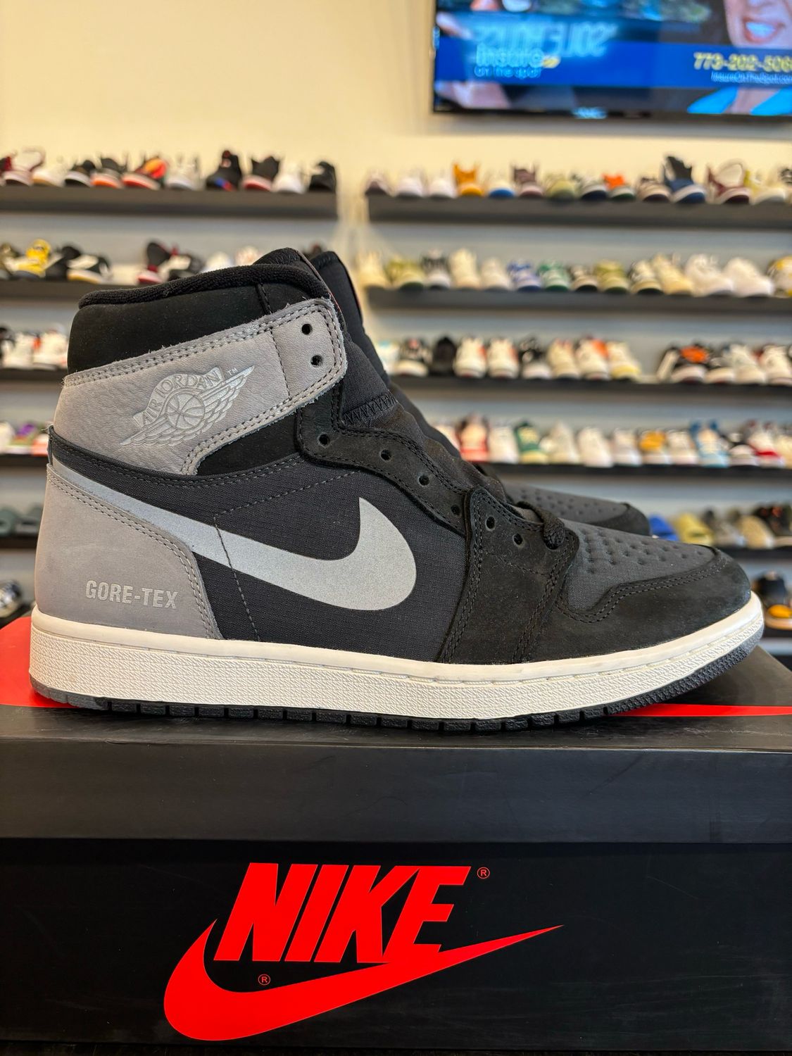 Jordan 1 Gore-Tex Black Grey Size 9.5 Brand New