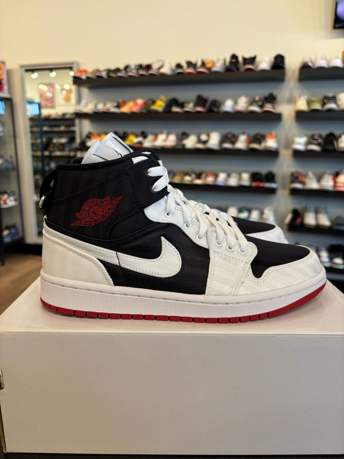 Jordan 1 Mid Utility White Gym Red Size 7.5 (9W) Brand New