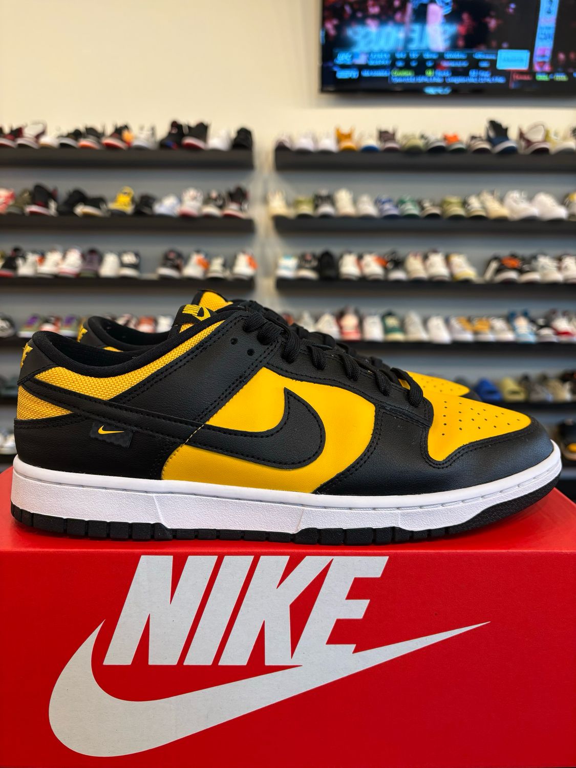 Nike Dunk Low Reverse Goldenrod Size 10 Pre-Owned