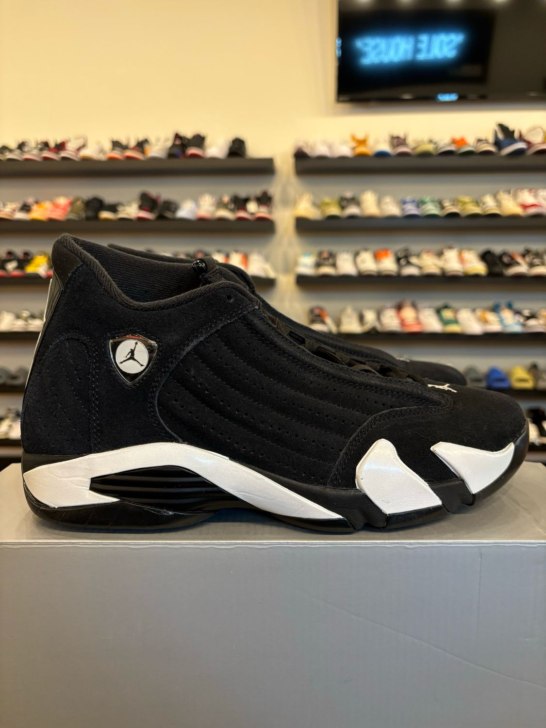 Jordan 14 Black White Thunder Size 9.5 Pre-Owned