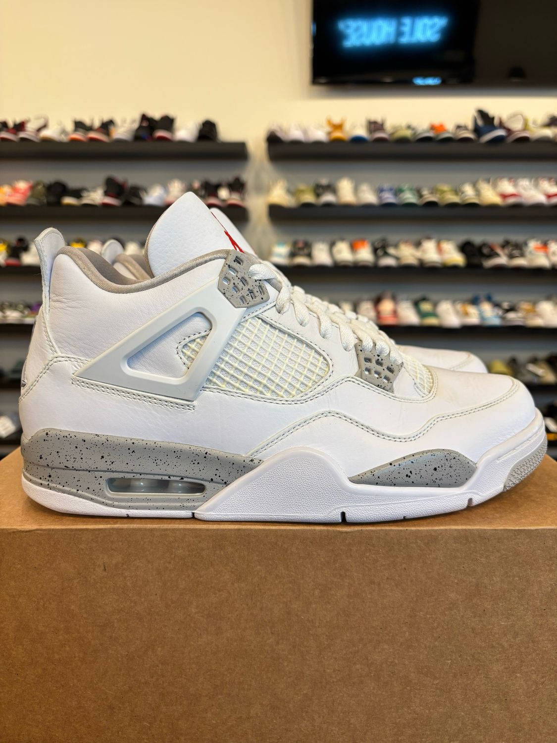 Jordan 4 White Oreo Size 10 Pre-Owned (No Box)