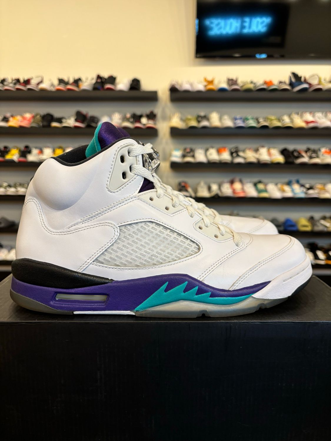 Jordan 5 Grape 2013 Size 10 Pre-Owned