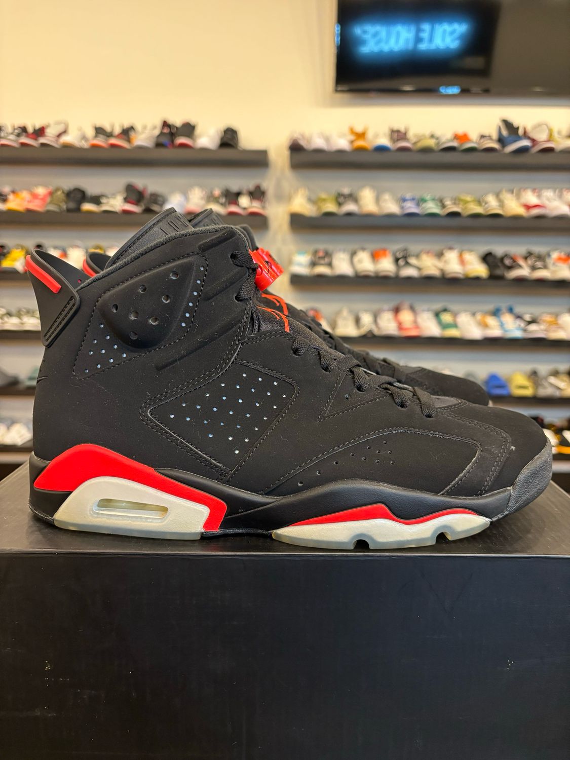 Jordan 6 Black Infrared 2019 Size 10 Pre-Owned