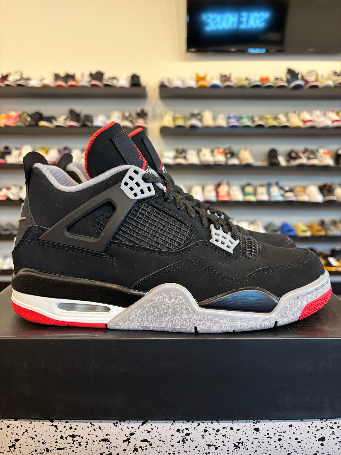 Jordan 4 Bred 2019 Size 9 Pre-Owned