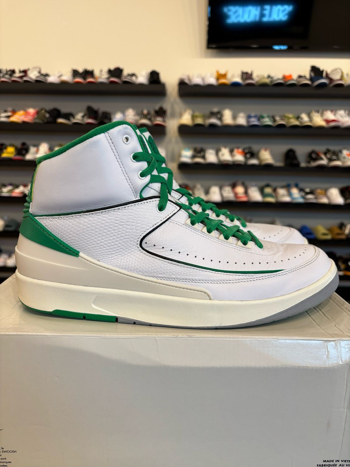 Jordan 2 Lucky Green Size 13 Pre-Owned