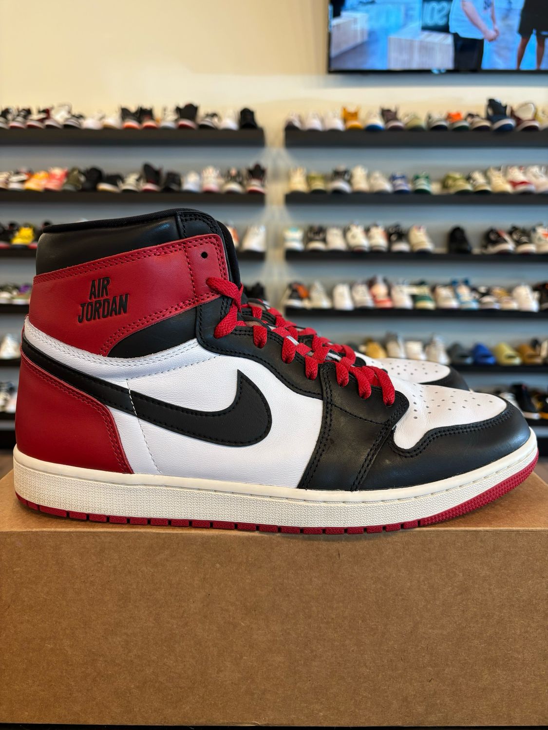 Jordan 1 Reimagined Black Toe Size 13 Pre-Owned (No Box)