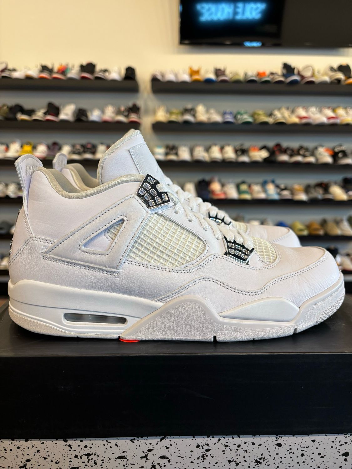 Jordan 4 Pure Money 2017 Size 10 Pre-Owned