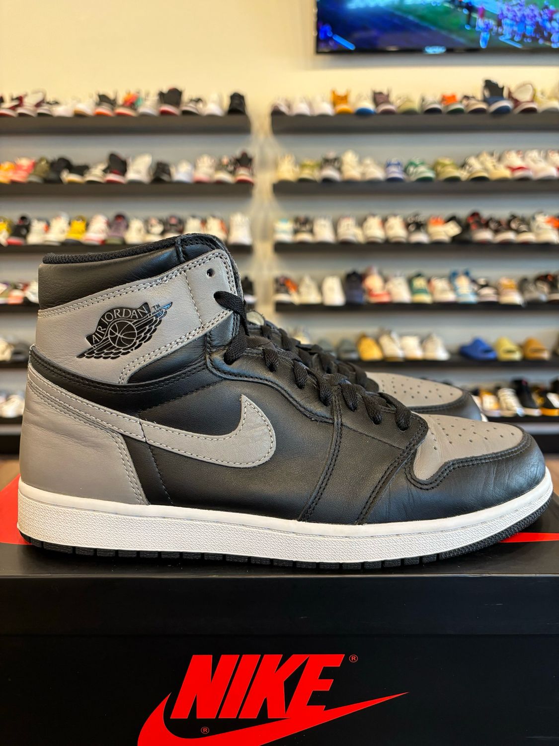 Jordan 1 Shadow 2018 Size 11 Pre-Owned