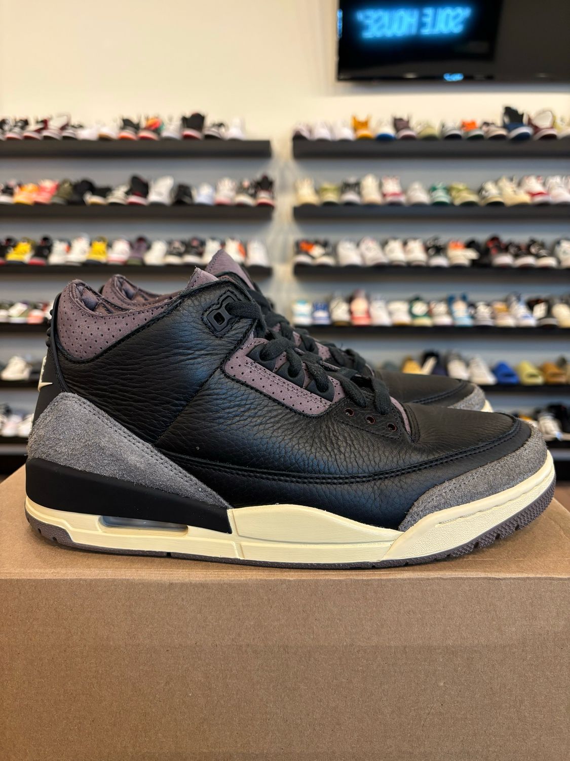 Jordan 3 A Ma Maniere Black Size 9.5 (11W) Pre-Owned (No Box)